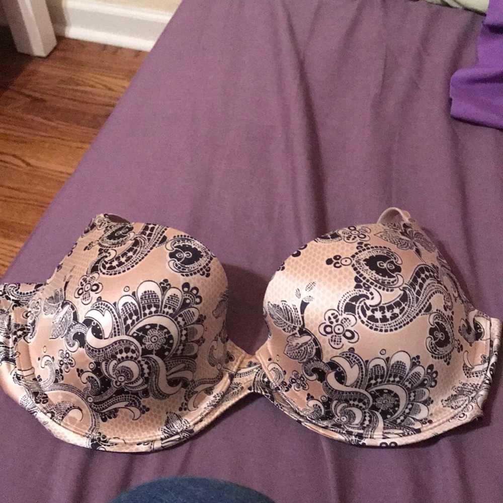 Enhancing shape Demi bra 34D